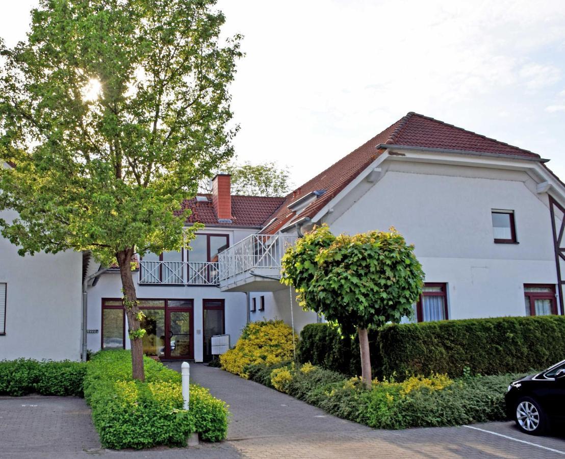 Gustow  Ferienwohnung Mit Terrasse מראה חיצוני תמונה